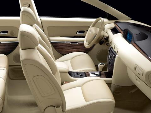 c6_v6_hdi_exclusive_2005_interieur_lama.jpg